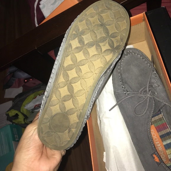 Shoes - Picture 3 of 4